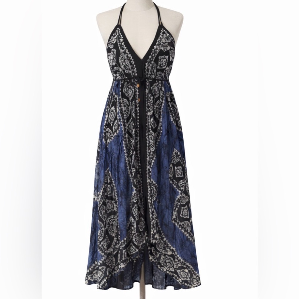Sleeveless V-Neck Maxi Dress in Black and Blue